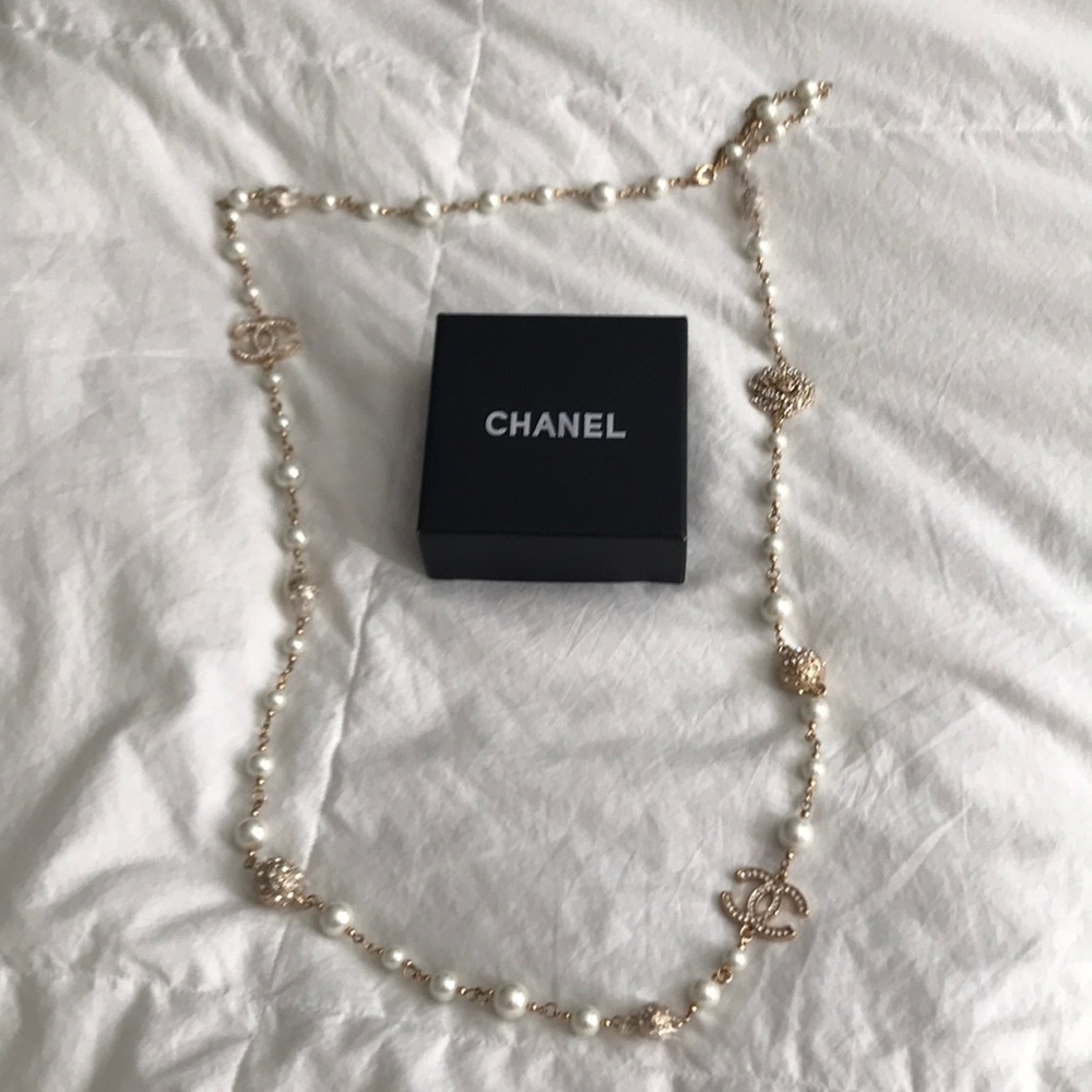 NWOT. Authentic CHANEL PEARL necklace - Picture 6 of 7